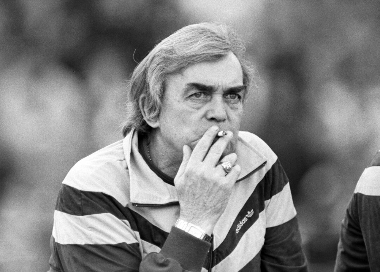 Ernst Happel beim Spiel Bayern München gegen den Hamburger SV Ernst Happel beim Spiel Bayern München gegen den Hamburger SV