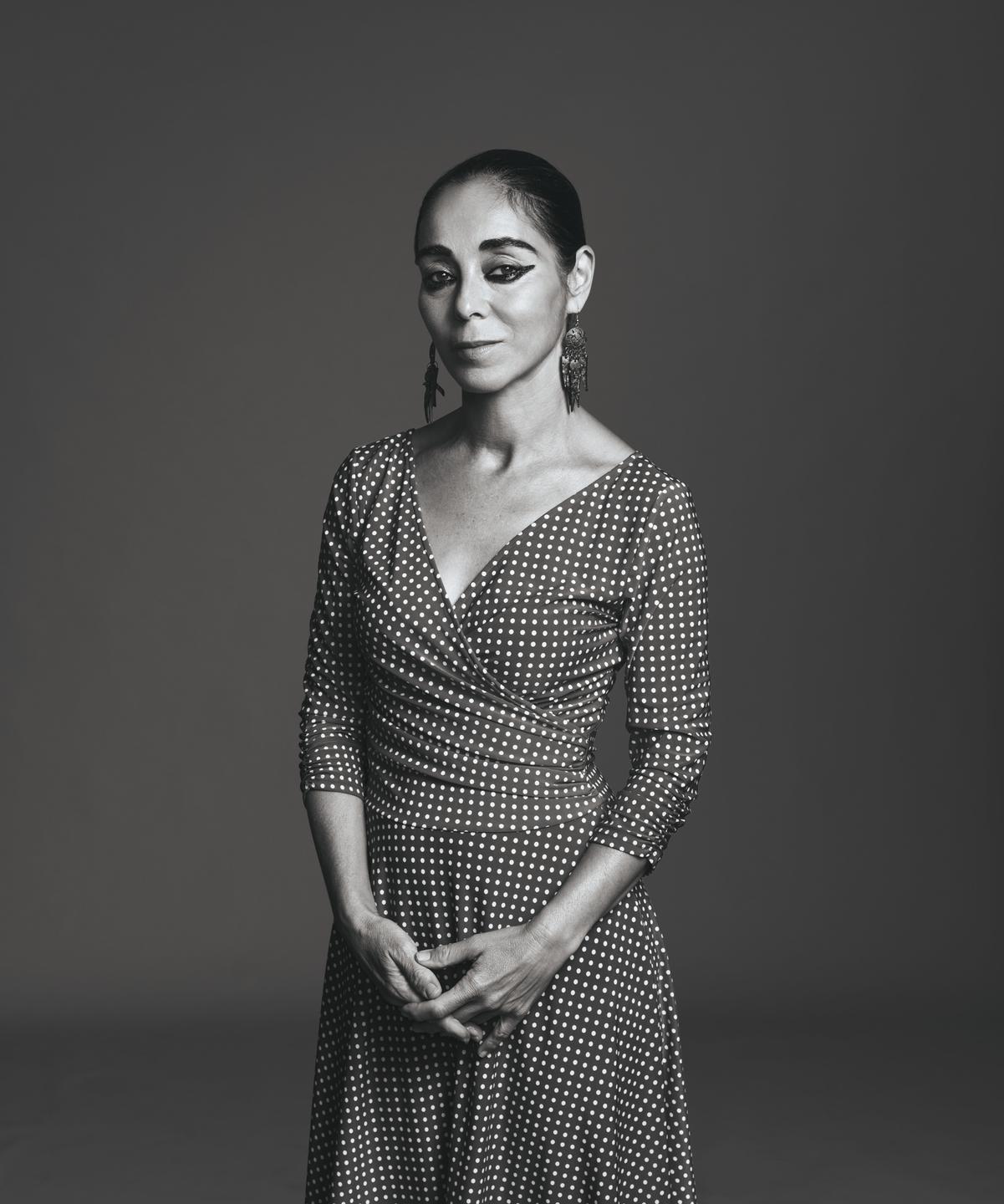 Porträt von Shirin Neshat. Porträt von Shirin Neshat.