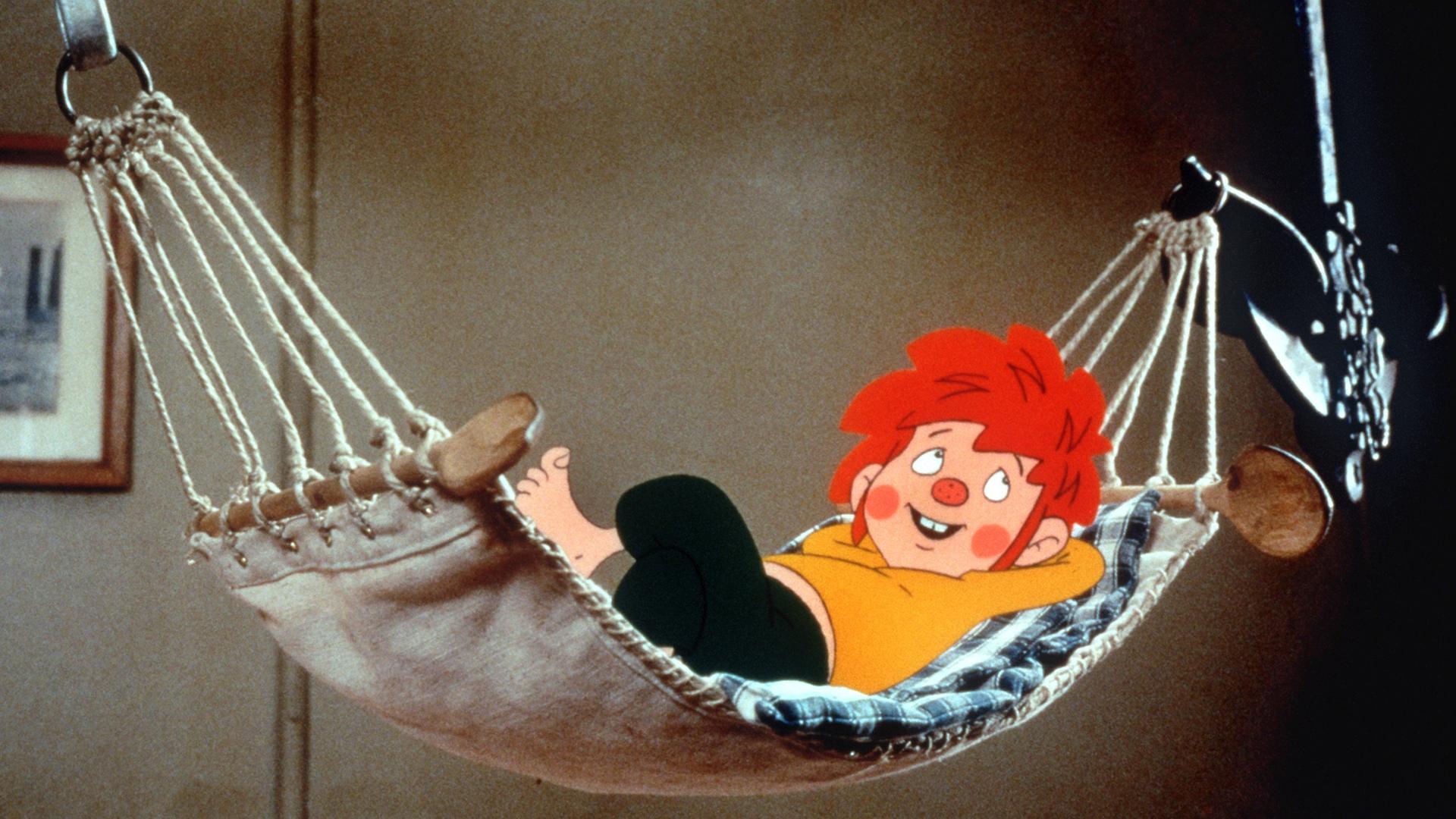 Das Foto zeigt Pumuckl in einer Hängematte. Das Foto zeigt Pumuckl in einer Hängematte.