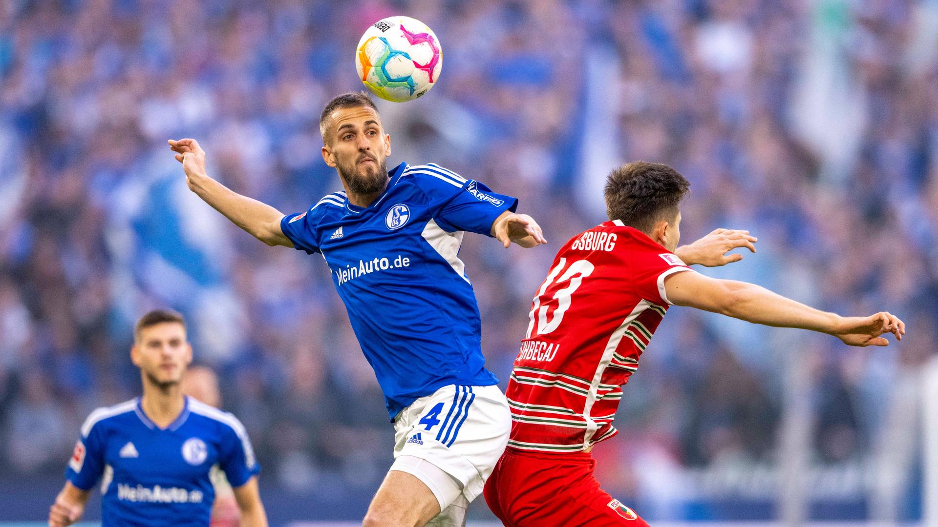 Fußball-Bundesliga - Augsburg gewinnt auf Schalke