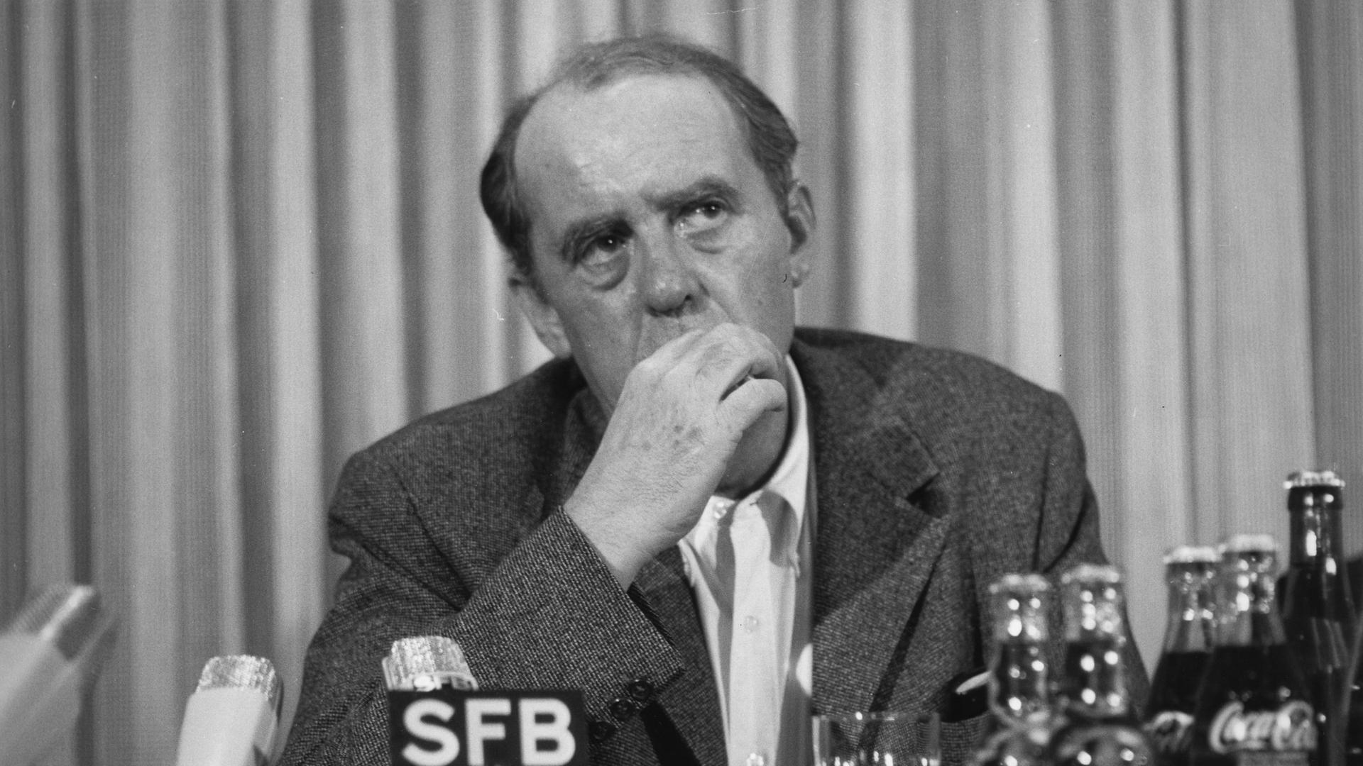 Wird geschehen inhaltsangabe böll etwas es Böll, Heinrich: Wird geschehen inhaltsangabe böll etwas es Wo findet