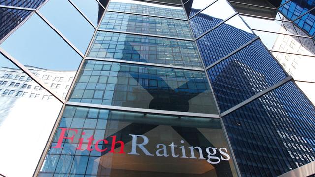 Das Gebäude der Ratingagentur Fitch in New York City. Zu sehen ist der Schriftzug "Fitch Ratings" an einer Glasfassade. Das Gebäude der Ratingagentur Fitch in New York City. Zu sehen ist der Schriftzug "Fitch Ratings" an einer Glasfassade.