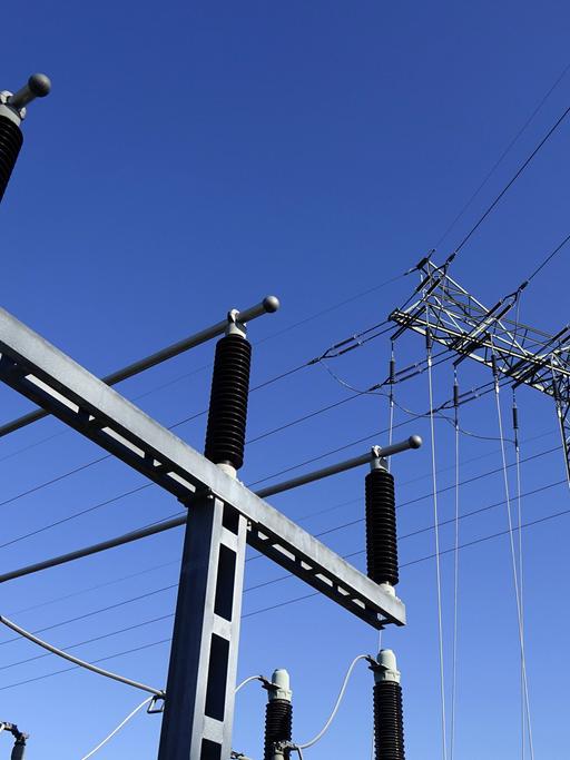 Umspannwerk und Strommast in Schwedt in Brandenburg