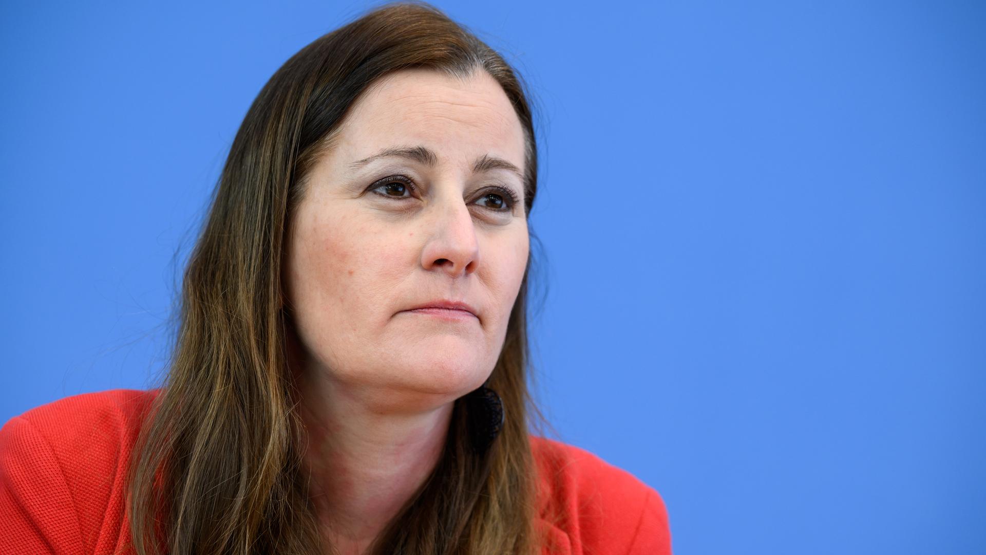 Janine Wissler, Bundesvorsitzende der Partei Die Linke, in der Bundespressekonferenz Janine Wissler, Bundesvorsitzende der Partei Die Linke, in der Bundespressekonferenz