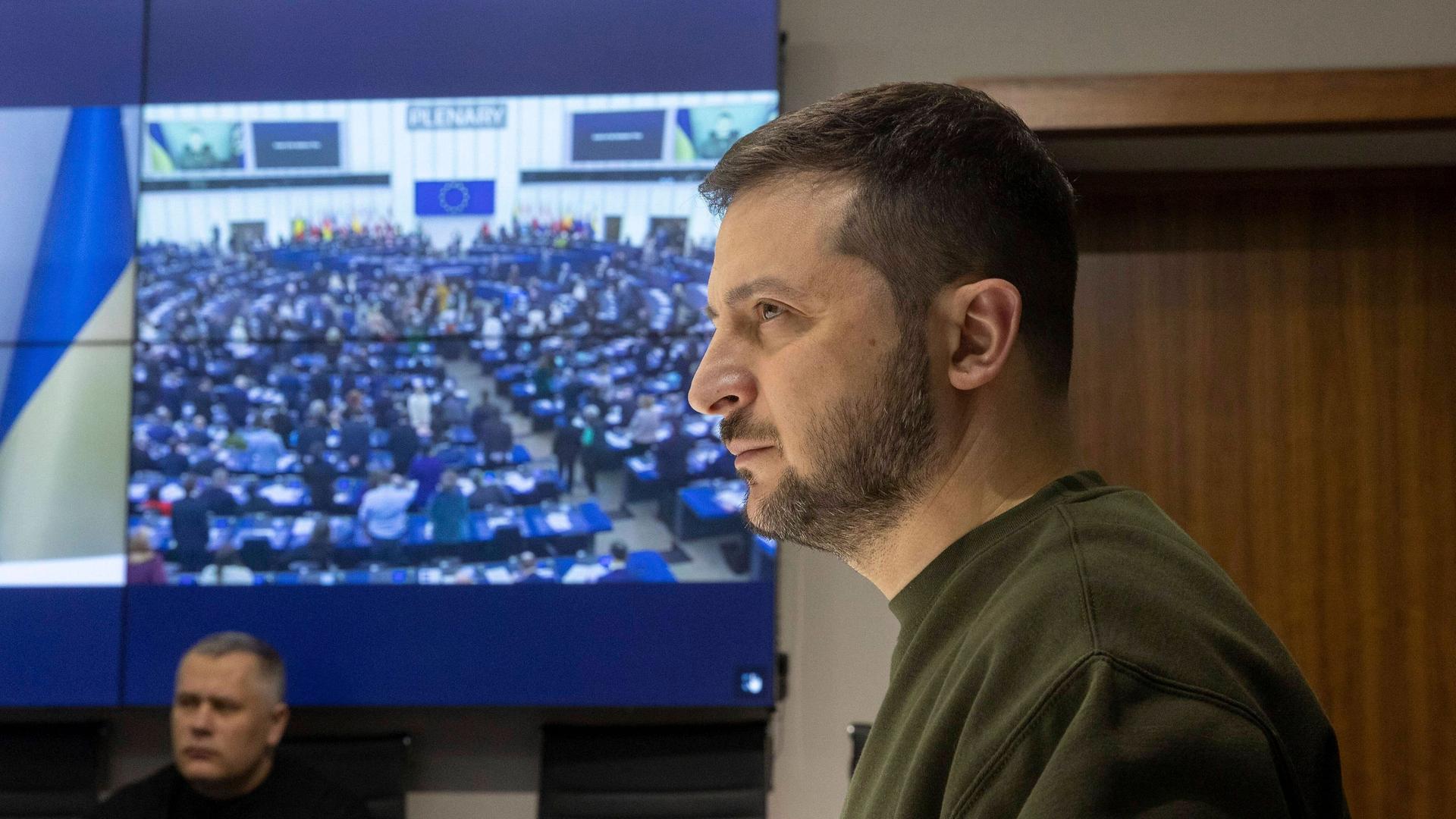 Das Europäische Parlament zeichnet das ukrainische Volk mit dem Sacharow-Preis aus - Präsident Wolodymyr Selenskyj ist live dabei via Videoschalte