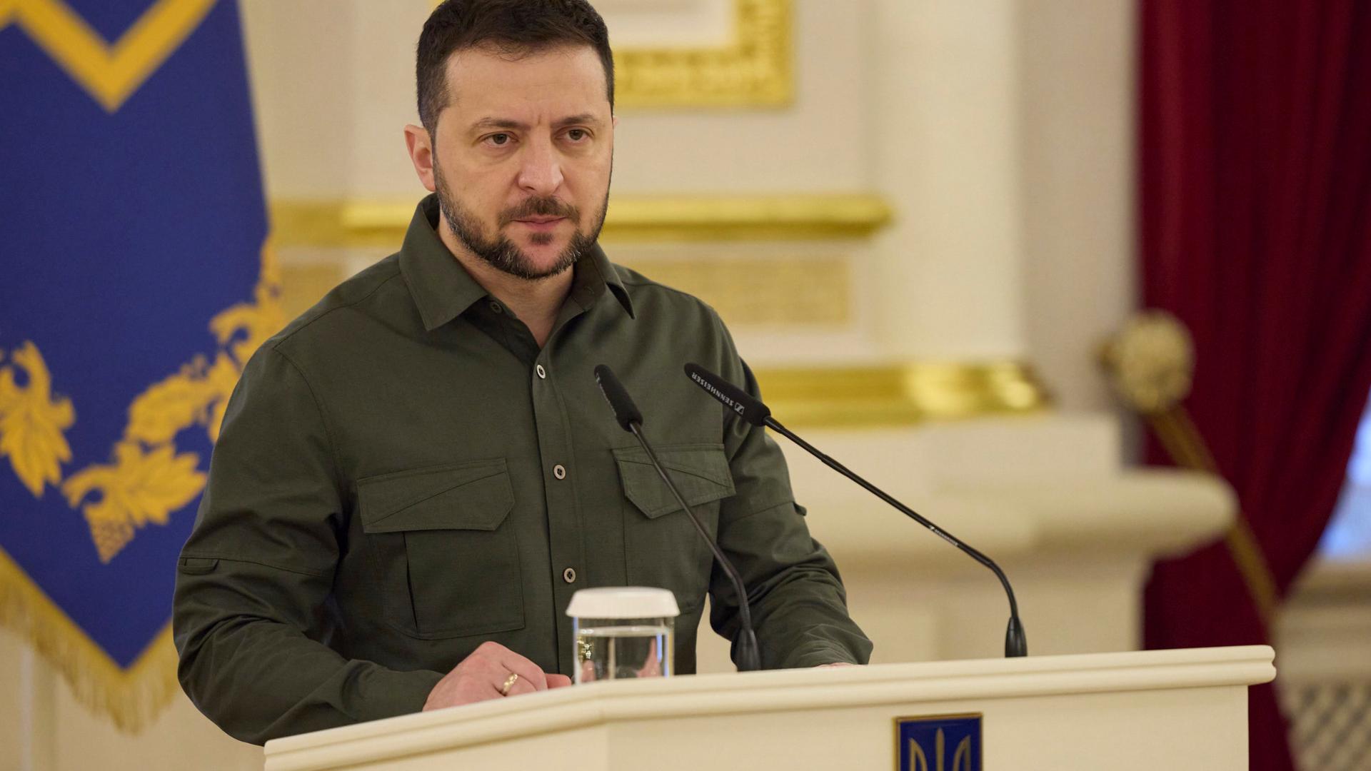 Der ukrainische Präsident Wolodymyr Selenskij während einer Rede im Dezember 2022 Der ukrainische Präsident Wolodymyr Selenskij während einer Rede im Dezember 2022