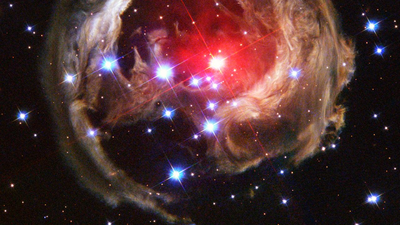 Der wohl schönste Stern im Einhorn: Ausbruch von V838 Monocerotis, beobachtet vom Hubble-Weltraumteleskop.