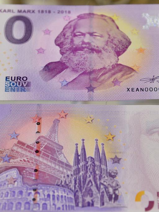 Karl Marx auf einem Null-Euro-Schein