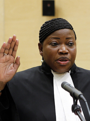 Fatou Bensouda bei ihrer Vereidigung zur Chefanklägerin des Weltstrafgerichtshofs in Den Haag
