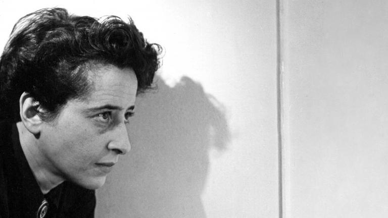Die politische Philosophin Hannah Arendt im Jahr 1944 Die politische Philosophin Hannah Arendt im Jahr 1944