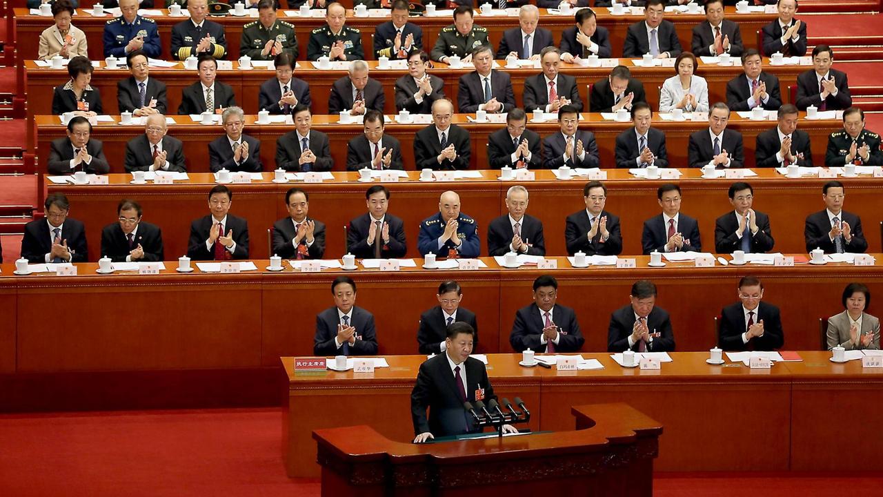 Xi Jinping spricht vor Abgeordneten des Volkskongresses Xi Jinping spricht vor Abgeordneten des Volkskongresses