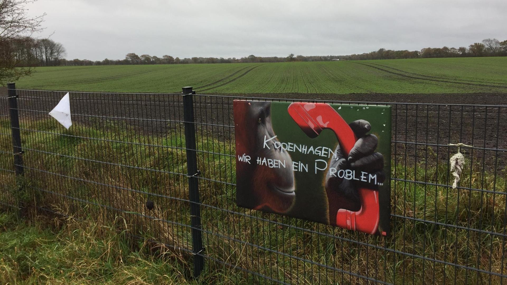 An der deutsch-dänischen Landgrenzen wird Ende November der neue Grenzzaun fertig werden. An der deutsch-dänischen Landgrenzen wird Ende November der neue Grenzzaun fertig werden.