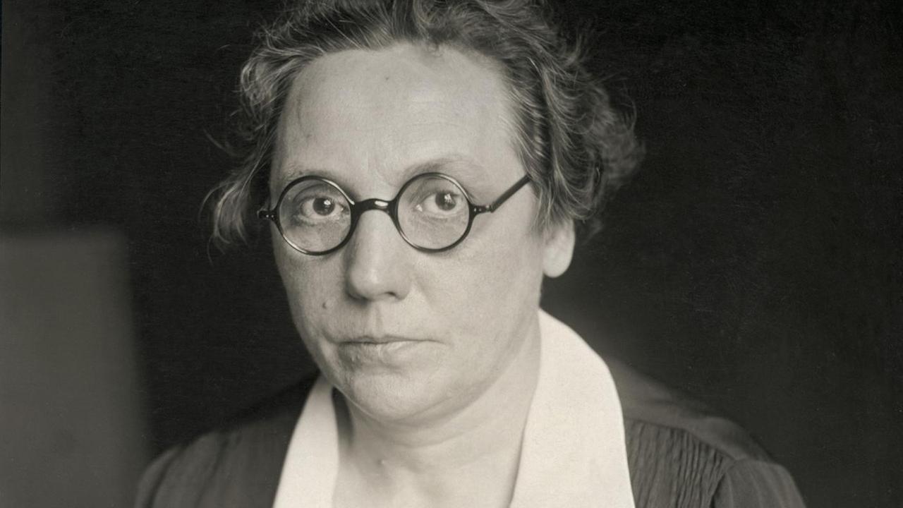 Marie Juchacz, Sozialpolitikerin und Frauenrechtlerin um 1930 (Fotograf anonym) Marie Juchacz, Sozialpolitikerin und Frauenrechtlerin um 1930 (Fotograf anonym)