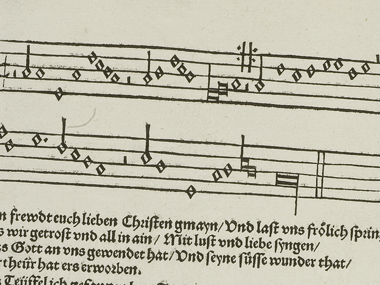 Das Flugblatt mit dem Lied "Nun freut Euch lieben Christen g'mein" von Martin Luther aus dem Jahr 1524 gehört zu den 14 Luther-Schriften, die am 9. Oktober 2015 von der UNESCO in das Weltregister des Dokumentenerbes aufgenommen wurden.