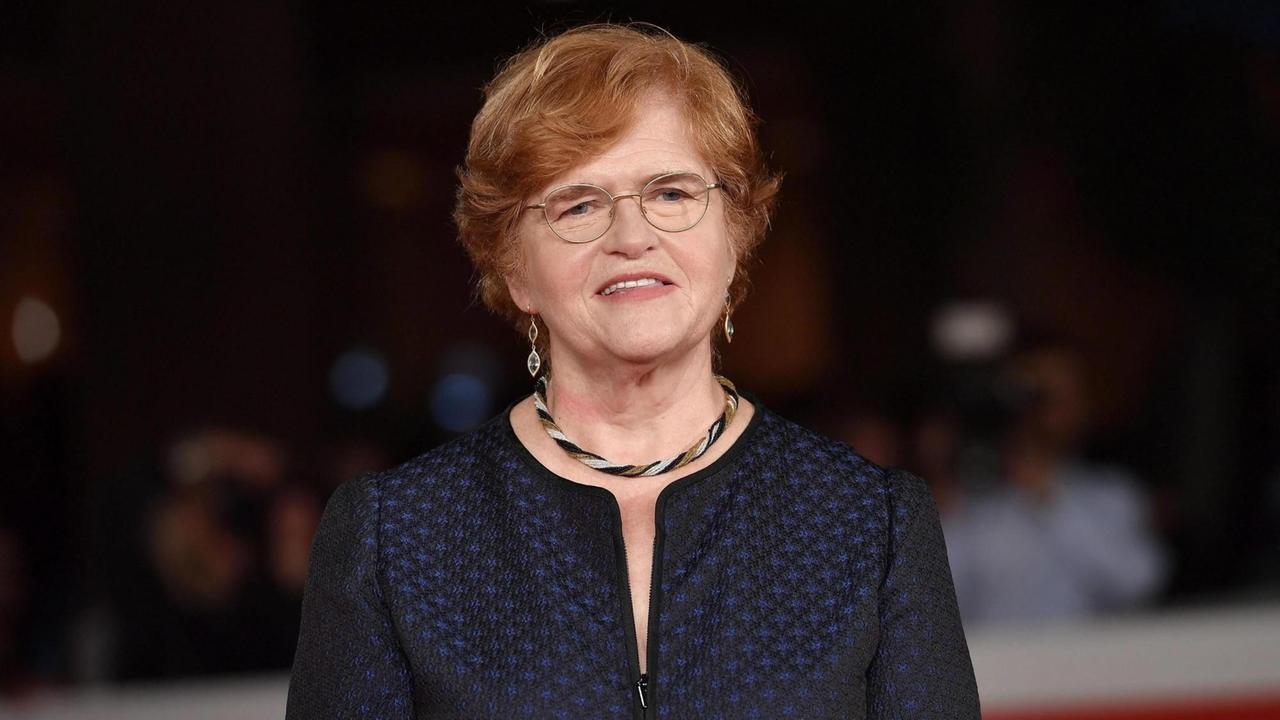 Die US-amerikanische Historikerin, Autorin und Holocaust-Forscherin Deborah Lipstadt bei der Premiere des Filmes "Verleugnung" in Rom im Oktober 2016. Die US-amerikanische Historikerin, Autorin und Holocaust-Forscherin Deborah Lipstadt bei der Premiere des Filmes "Verleugnung" in Rom im Oktober 2016.