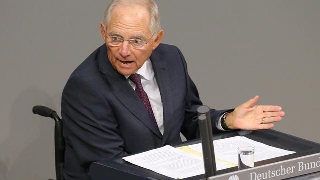 Bundesfinanzminister Schäuble spricht im Bundestag
