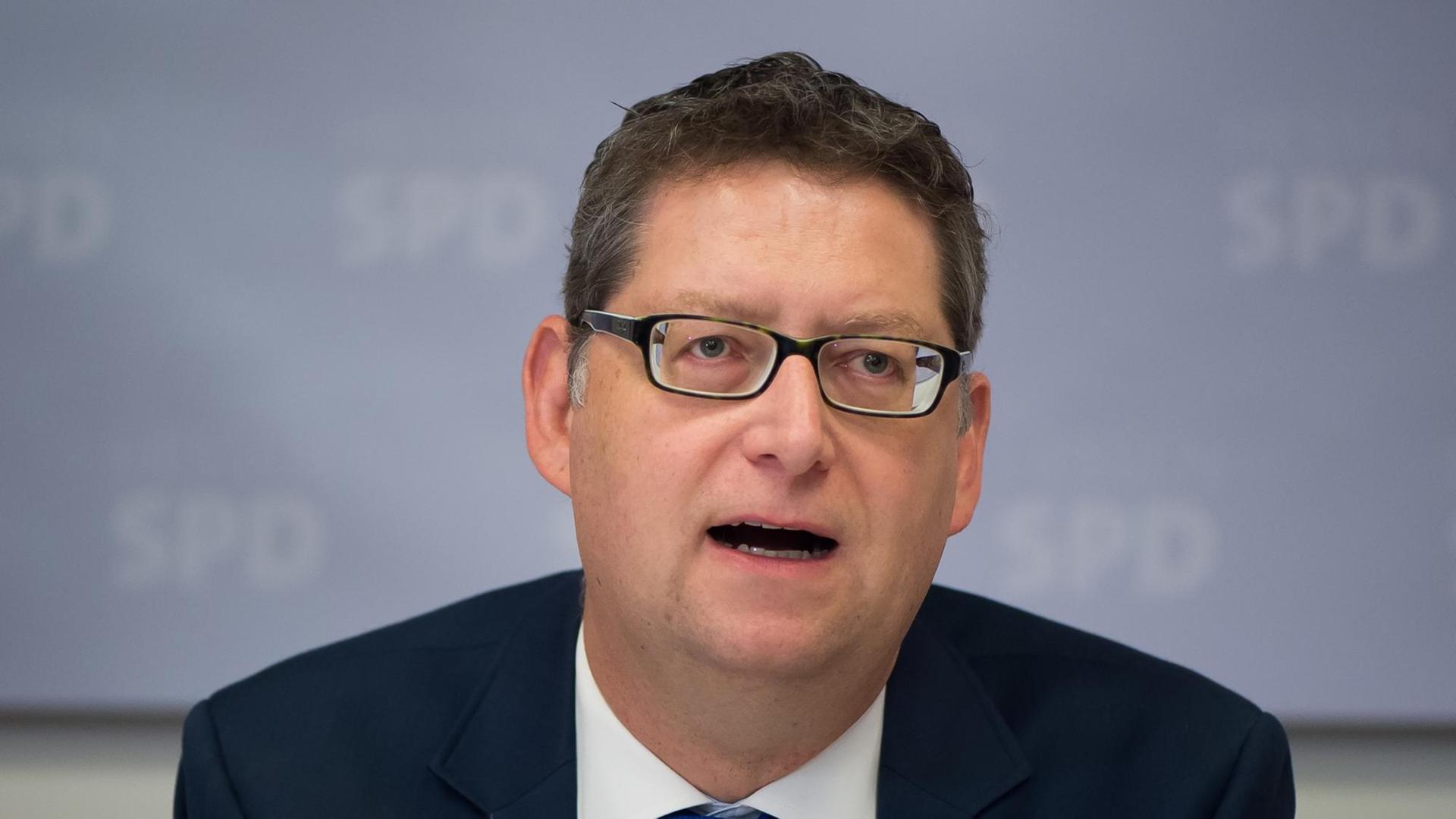 Der stellvertretende SPD-Bundesvorsitzende Thorsten Schäfer-Gümbel am 04.02.2017 auf einer Pressekonferenz der hessischen SPD in Friedewald.