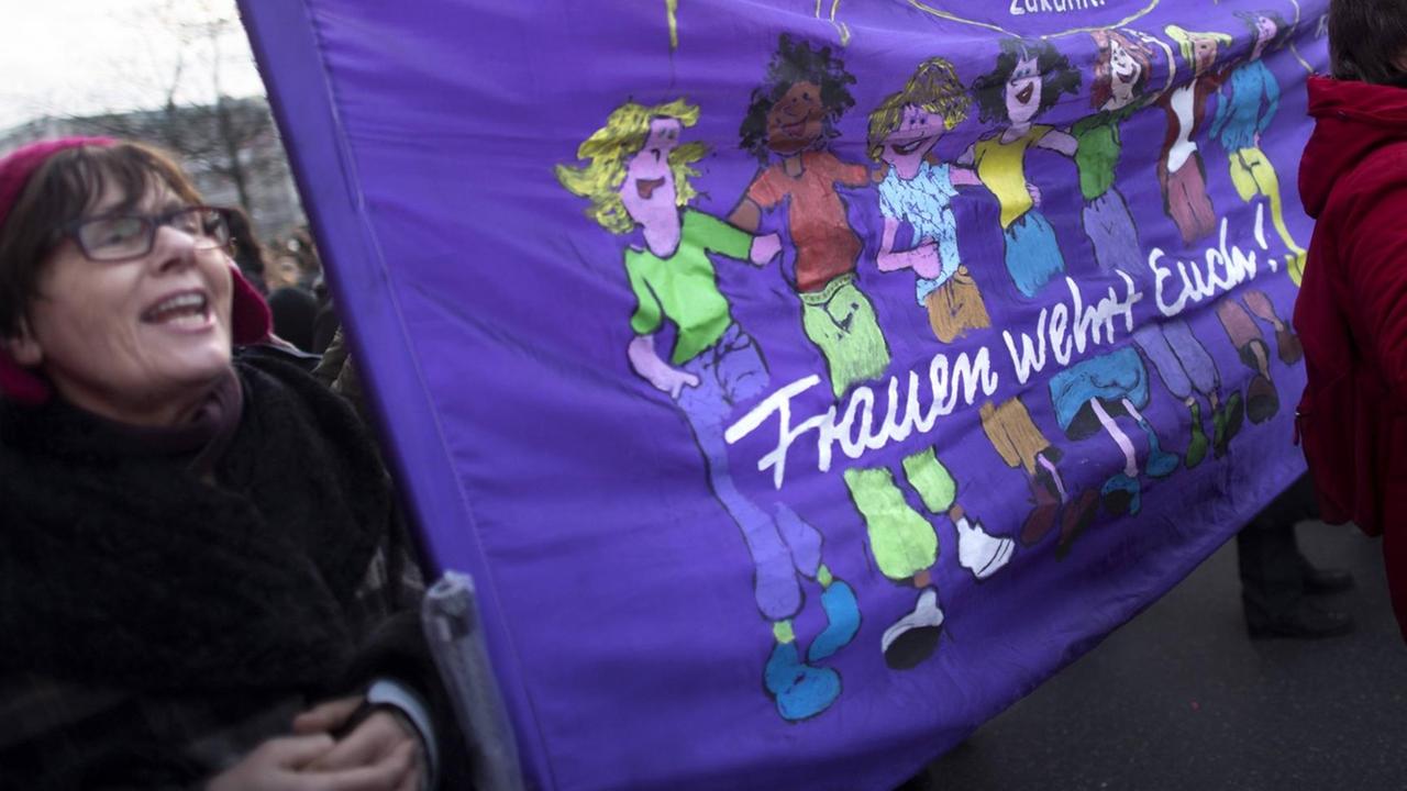 Frauen demonstrieren am 8.3.2018 in Berlin für mehr Frauenrechte