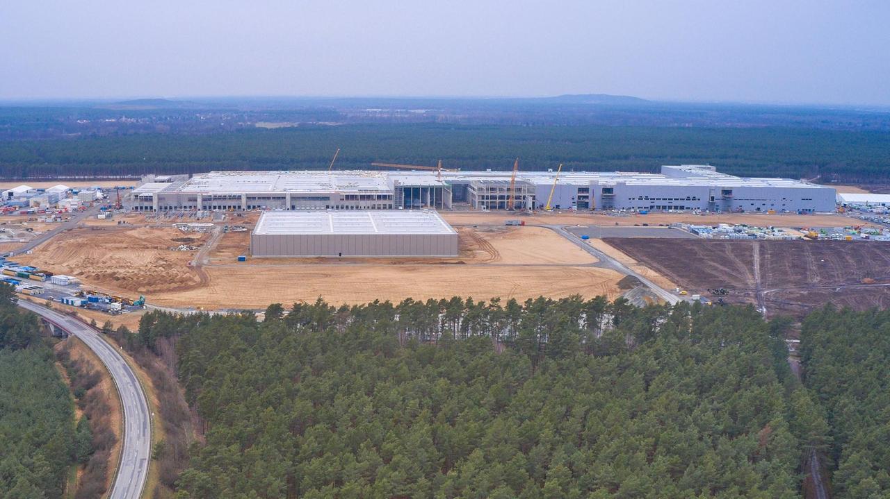 Die Tesla Gigafactory Berlin-Brandenburg (Giga Berlin and Gigafactory 4) am 5. January 2021. Die Tesla Gigafactory Berlin-Brandenburg (Giga Berlin and Gigafactory 4) am 5. January 2021.