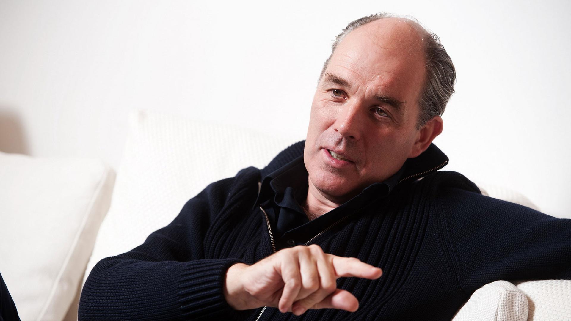 Ein undatiertes Handout zeigt Matthias Hartmann, den Direktor des Wiener Burgtheaters. Hartmann und der Historiker und Schriftsteller Doron Rabinovici haben fünf Zeitzeugen zusammengeführt, die auf der Wiener Burgtheaterbühne von ihren Erlebnisse aus der Kindheit und Jugend erzählen. Ein undatiertes Handout zeigt Matthias Hartmann, den Direktor des Wiener Burgtheaters. Hartmann und der Historiker und Schriftsteller Doron Rabinovici haben fünf Zeitzeugen zusammengeführt, die auf der Wiener Burgtheaterbühne von ihren Erlebnisse aus der Kindheit und Jugend erzählen.