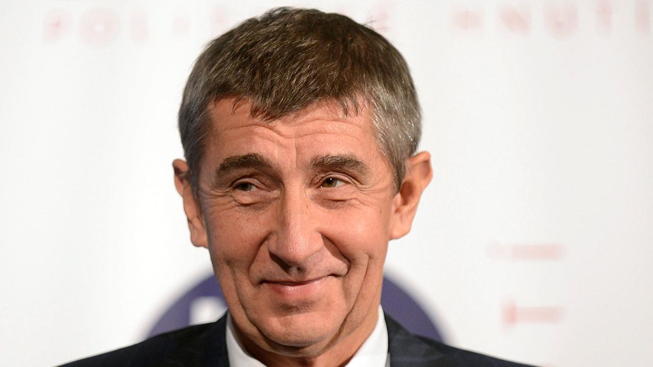 Der grinsende tschechische Politiker Andrej Babis Der grinsende tschechische Politiker Andrej Babis