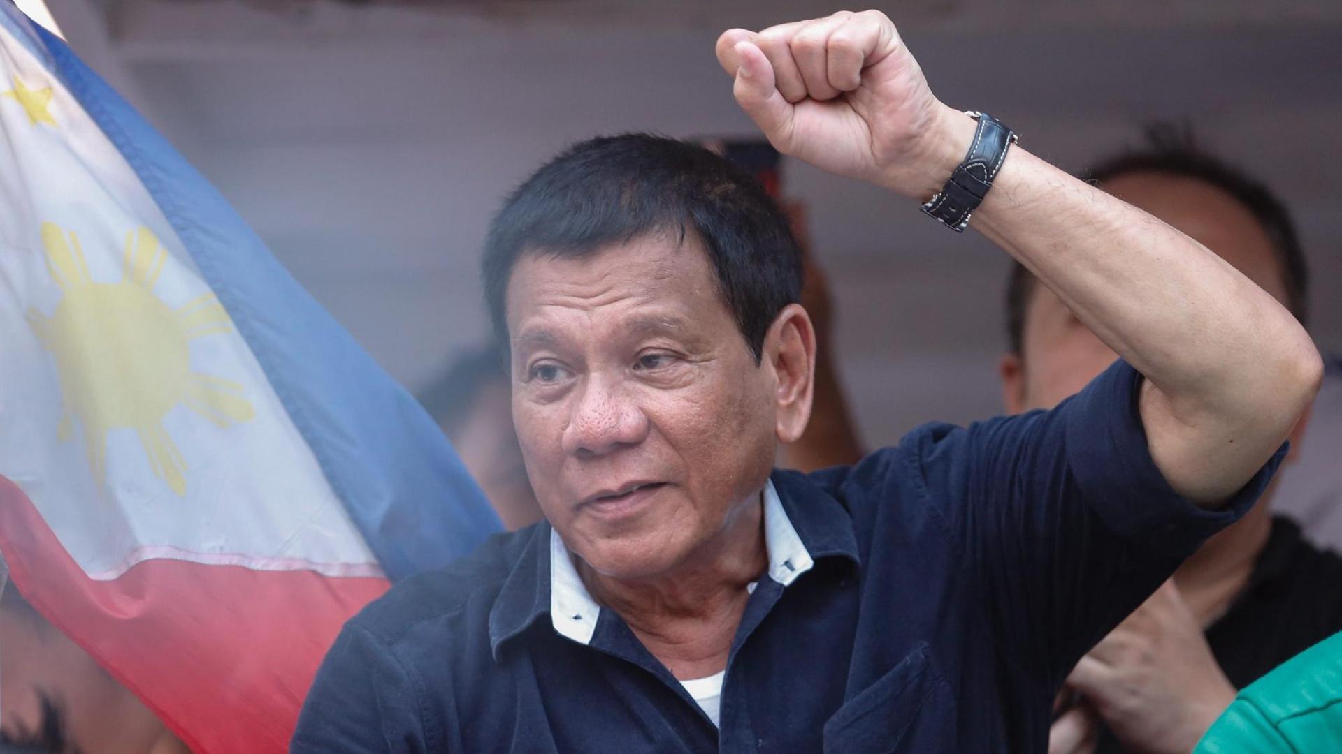 Der philipinische Präsidentschaftskandidat Davao City Mayor Rodrigo Duterte. Der philipinische Präsidentschaftskandidat Davao City Mayor Rodrigo Duterte.