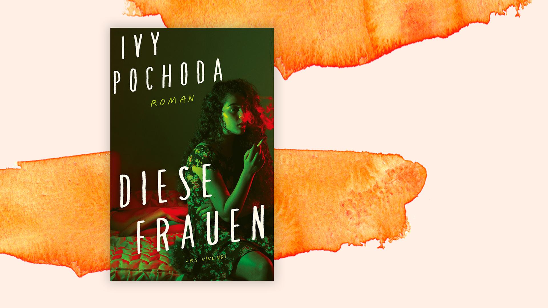 Cover des Kriminalromans "Diese Frauen" vor orangefarbenem Aquarellhintergrund. Das Cover zeigt eine junge Frau mit langen lockigen Haaren im Blumenkleid, sie sitzt auf einem Bett und raucht. Auf dem Bett hinter ihr liegt noch eine andere Person, die bis auf eine Unterhose nackt ist. Cover des Kriminalromans "Diese Frauen" vor orangefarbenem Aquarellhintergrund. Das Cover zeigt eine junge Frau mit langen lockigen Haaren im Blumenkleid, sie sitzt auf einem Bett und raucht. Auf dem Bett hinter ihr liegt noch eine andere Person, die bis auf eine Unterhose nackt ist.