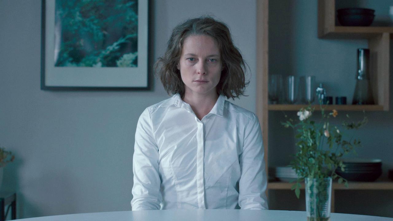 Die Schauspielerin Anne Ratte-Polle in der Rolle der Titelheldin in einer Szene des Films "Sibylle" von Michael Krummenacher Die Schauspielerin Anne Ratte-Polle in der Rolle der Titelheldin in einer Szene des Films "Sibylle" von Michael Krummenacher