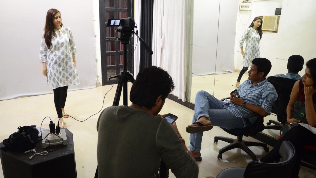 Casting für eine Rolle in einem Bollywoodfilm. Casting für eine Rolle in einem Bollywoodfilm.
