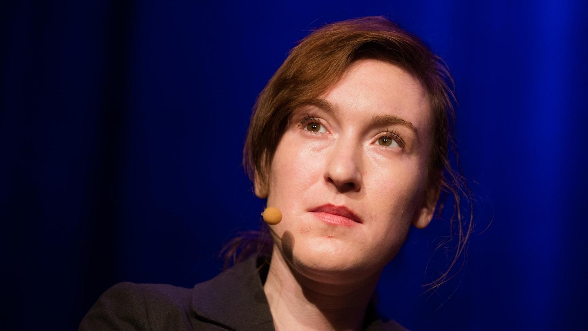 Die Autorin Nora Bossong am 13.03.2017 im Rahmen des Literaturfestivals Lit.Cologne in Köln (Nordrhein-Westfalen) Die Autorin Nora Bossong am 13.03.2017 im Rahmen des Literaturfestivals Lit.Cologne in Köln (Nordrhein-Westfalen)
