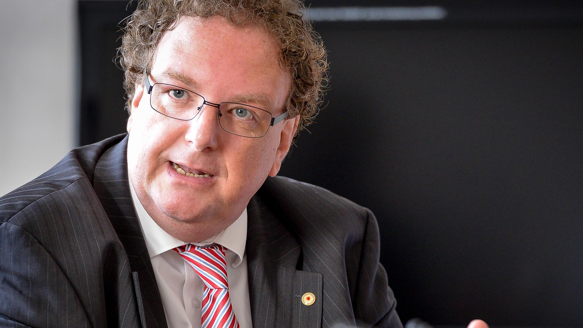 Der Geschäftsführer der Deutschen Kulturrates, Olaf Zimmermann, zu Gast im Deutschlandradio Kultur. Der Geschäftsführer der Deutschen Kulturrates, Olaf Zimmermann, zu Gast im Deutschlandradio Kultur.