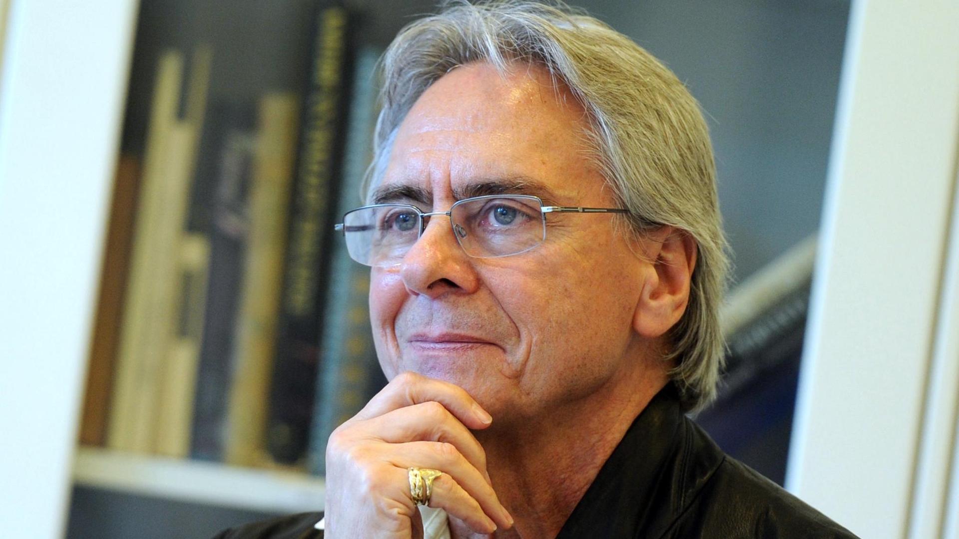 Der Intendant des Hamburg Balletts, John Neumeier, am 11.06.2012 in Hamburg im Ballettzentrum. Der Intendant des Hamburg Balletts, John Neumeier, am 11.06.2012 in Hamburg im Ballettzentrum.