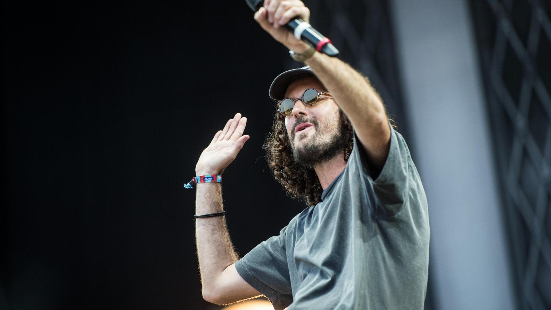 Der Sänger und Musiker Max Herre singt am 10.09.2016 auf dem Lollapalooza Festival in Berlin Der Sänger und Musiker Max Herre singt am 10.09.2016 auf dem Lollapalooza Festival in Berlin