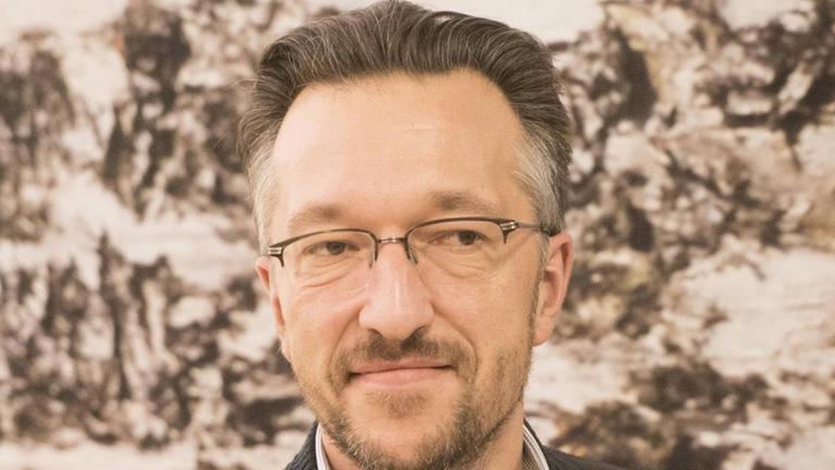 Lukas Bärfuss Der Schweizer Autor Lukas Bärfuss liest in der Stadtbibliothek Bielefeld aus seinem Roman Hagard, 26.10.2017 Lukas Bärfuss Der Schweizer Autor Lukas Bärfuss liest in der Stadtbibliothek Bielefeld aus seinem Roman Hagard, 26.10.2017