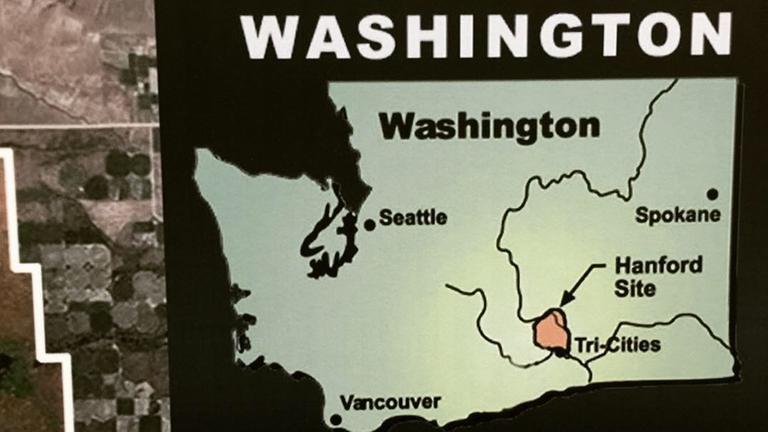 Rund drei Autostunden von Seattle entfernt, mitten in der Einöde des Bundesstaates Washington wurde 1943 die Nuklearanlage Hanford Site gebaut. Rund drei Autostunden von Seattle entfernt, mitten in der Einöde des Bundesstaates Washington wurde 1943 die Nuklearanlage Hanford Site gebaut.