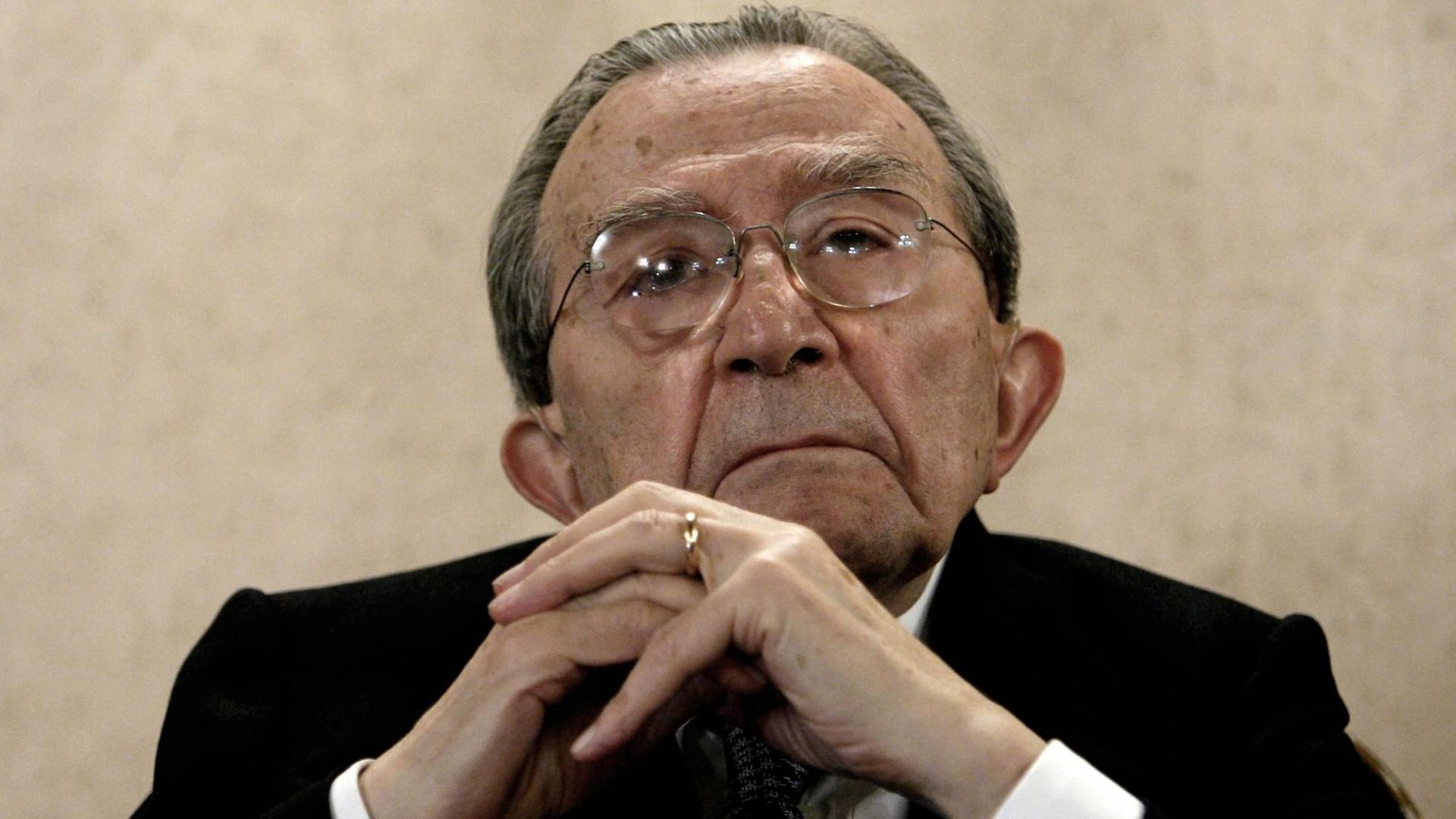 Er verkörperte jahrzehntelang die DC - der inzwischen verstorbene Giulio Andreotti Er verkörperte jahrzehntelang die DC - der inzwischen verstorbene Giulio Andreotti