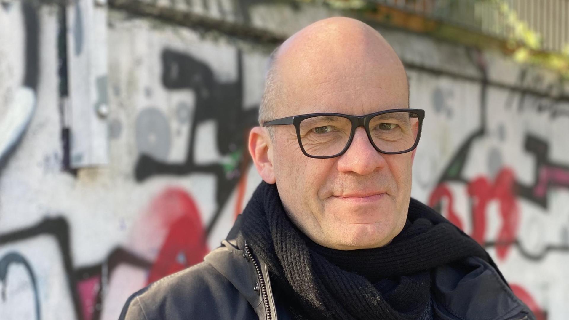 Rafael Laguna de la Vera ist Direktor der Bundesagentur für Sprunginnovationen und Software-Unternehmer. Rafael Laguna de la Vera ist Direktor der Bundesagentur für Sprunginnovationen und Software-Unternehmer.
