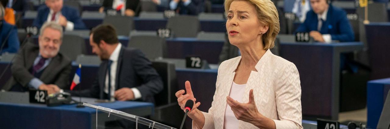 Das Bild zeigt Ursula von der Leyen bei ihrer Bewerbungsrede im Europaparlament. Sie will EU-Kommissionspräsidentin werden. Das Bild zeigt Ursula von der Leyen bei ihrer Bewerbungsrede im Europaparlament. Sie will EU-Kommissionspräsidentin werden.