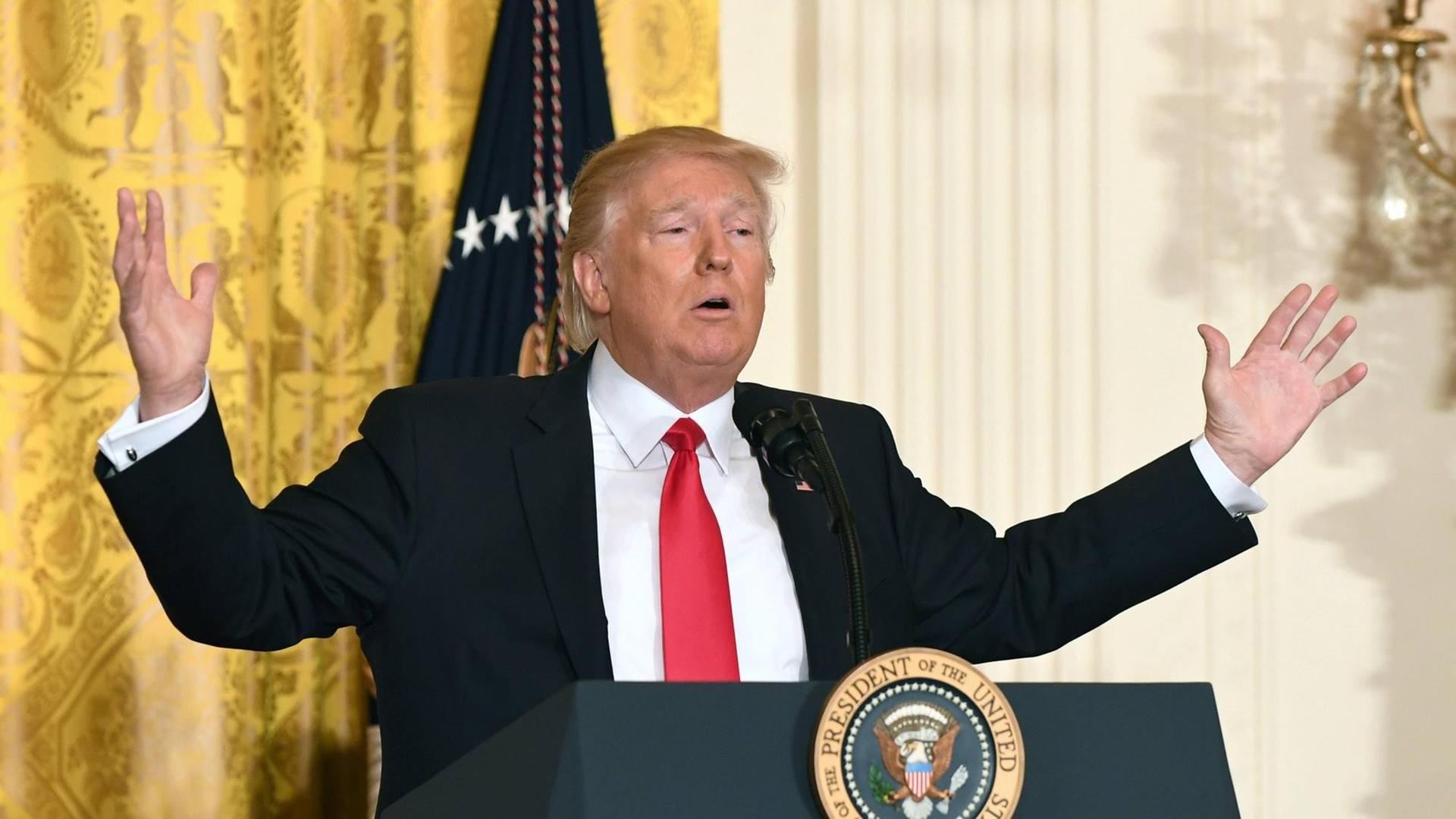 US-Präsident Donald Trump hält eine Pressekonferenz im Weißen Haus. US-Präsident Donald Trump hält eine Pressekonferenz im Weißen Haus.