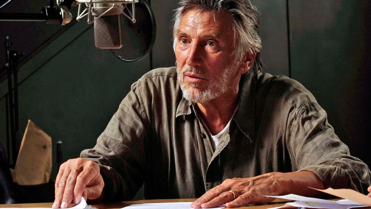Der Schauspieler Christian Brückner bei einer Hörspielaufnahme. Der Schauspieler Christian Brückner bei einer Hörspielaufnahme.