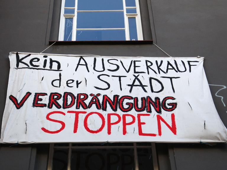 Plakat gegen Verdrängung in Berlin