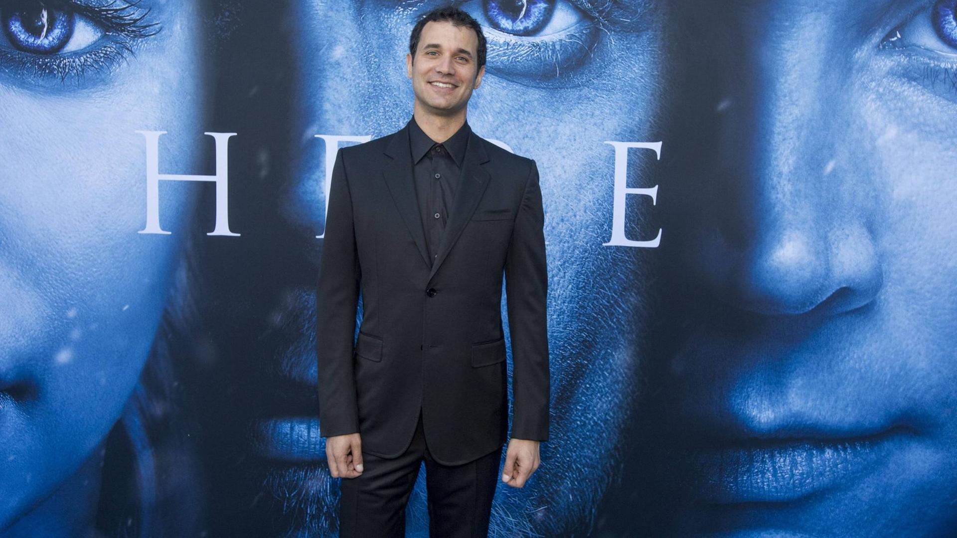 Der gebürtige Duisburger Ramin Djawadi bei der Premiere der 7. Staffel von Games of Thrones, für die er die Musik komponiert hat. Der gebürtige Duisburger Ramin Djawadi bei der Premiere der 7. Staffel von Games of Thrones, für die er die Musik komponiert hat.