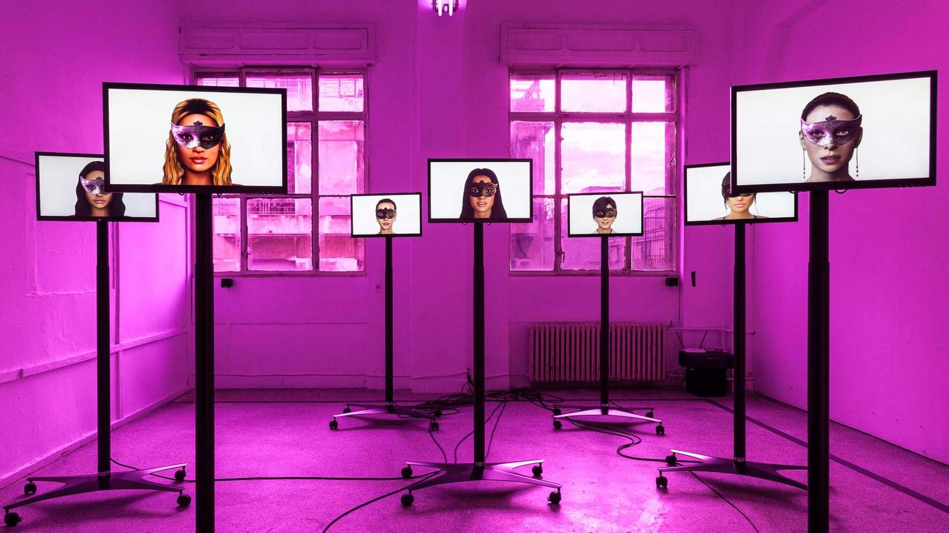 Das Werk "Ashley Madison Angels At Work" der !Mediengruppe Bitnik hängt in der Ausstellung "Future Love - Begehren und Verbundenheit im Zeitalter geformter Natur" im HeK (Haus der elektronischen Künste Basel). Sie findet vom 18.01.2018 - 15.04.2018 statt. Das Werk "Ashley Madison Angels At Work" der !Mediengruppe Bitnik hängt in der Ausstellung "Future Love - Begehren und Verbundenheit im Zeitalter geformter Natur" im HeK (Haus der elektronischen Künste Basel). Sie findet vom 18.01.2018 - 15.04.2018 statt.