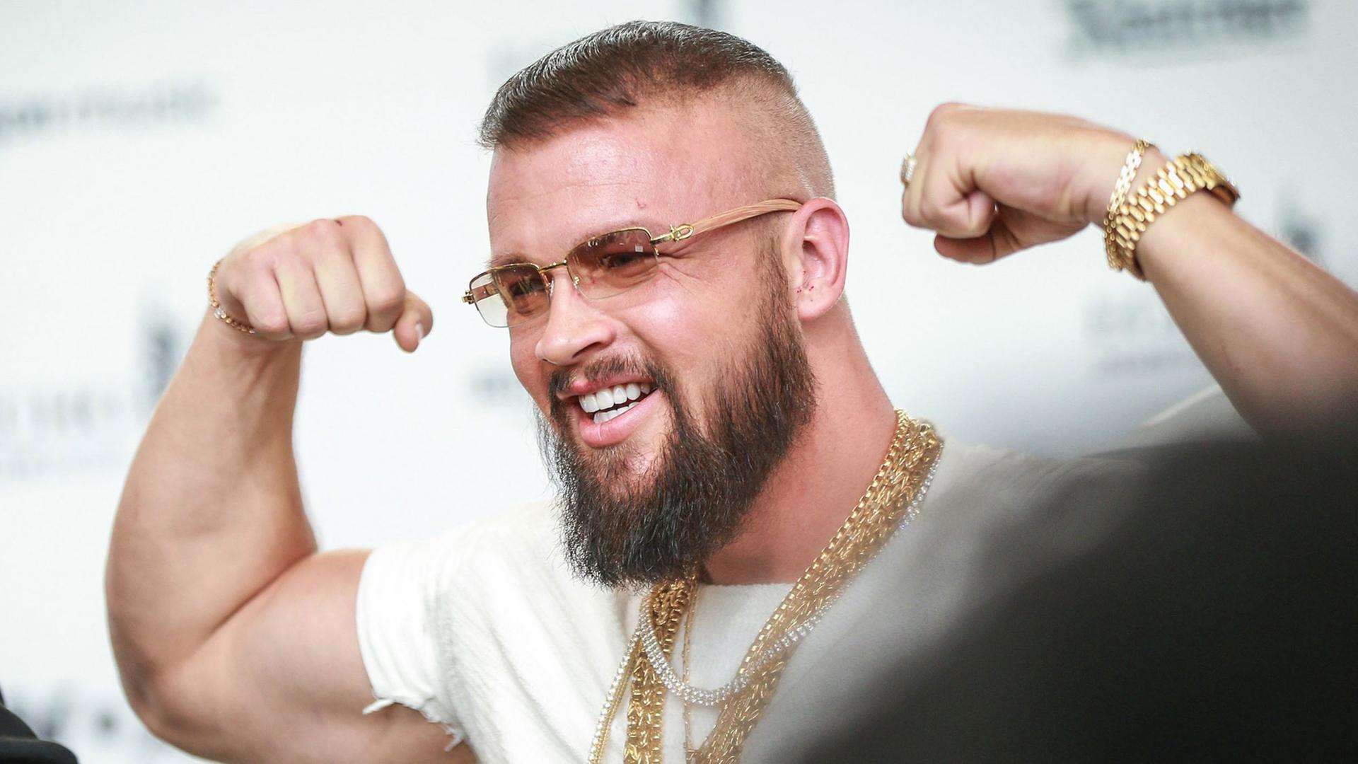Rapper Kollegah bei der Verleihung des ECHO im Frühjahr 2018 in Berlin. Rapper Kollegah bei der Verleihung des ECHO im Frühjahr 2018 in Berlin.