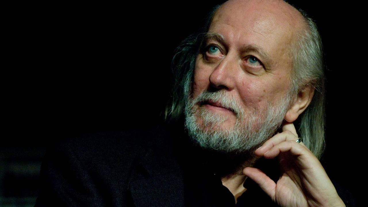 Der ungarische Schriftsteller László Krasznahorkai bei einer Lesung in Zagreb Der ungarische Schriftsteller László Krasznahorkai bei einer Lesung in Zagreb