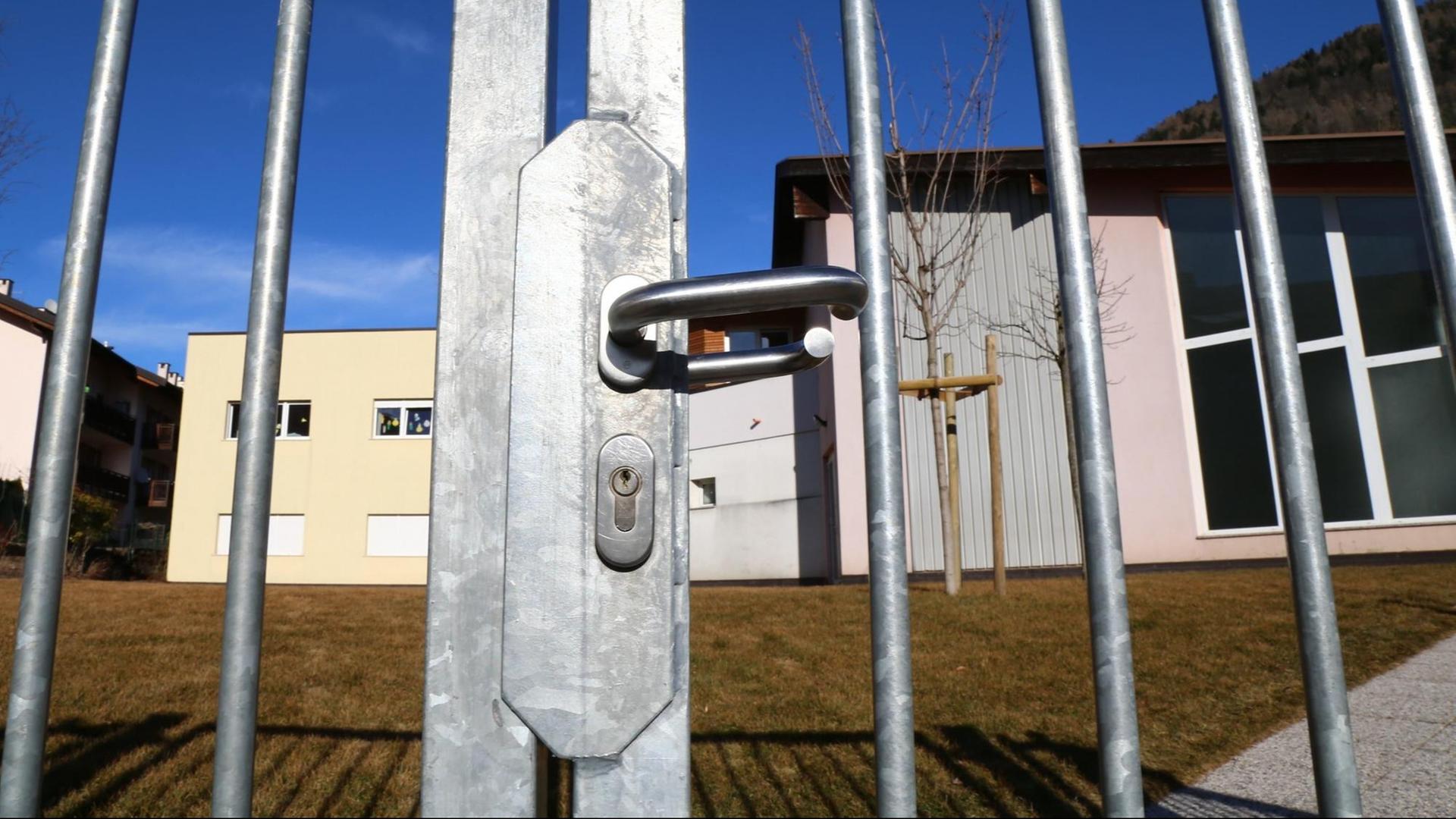 Italien schließt für zwei Wochen seine Schulen und Universitäten Italien schließt für zwei Wochen seine Schulen und Universitäten