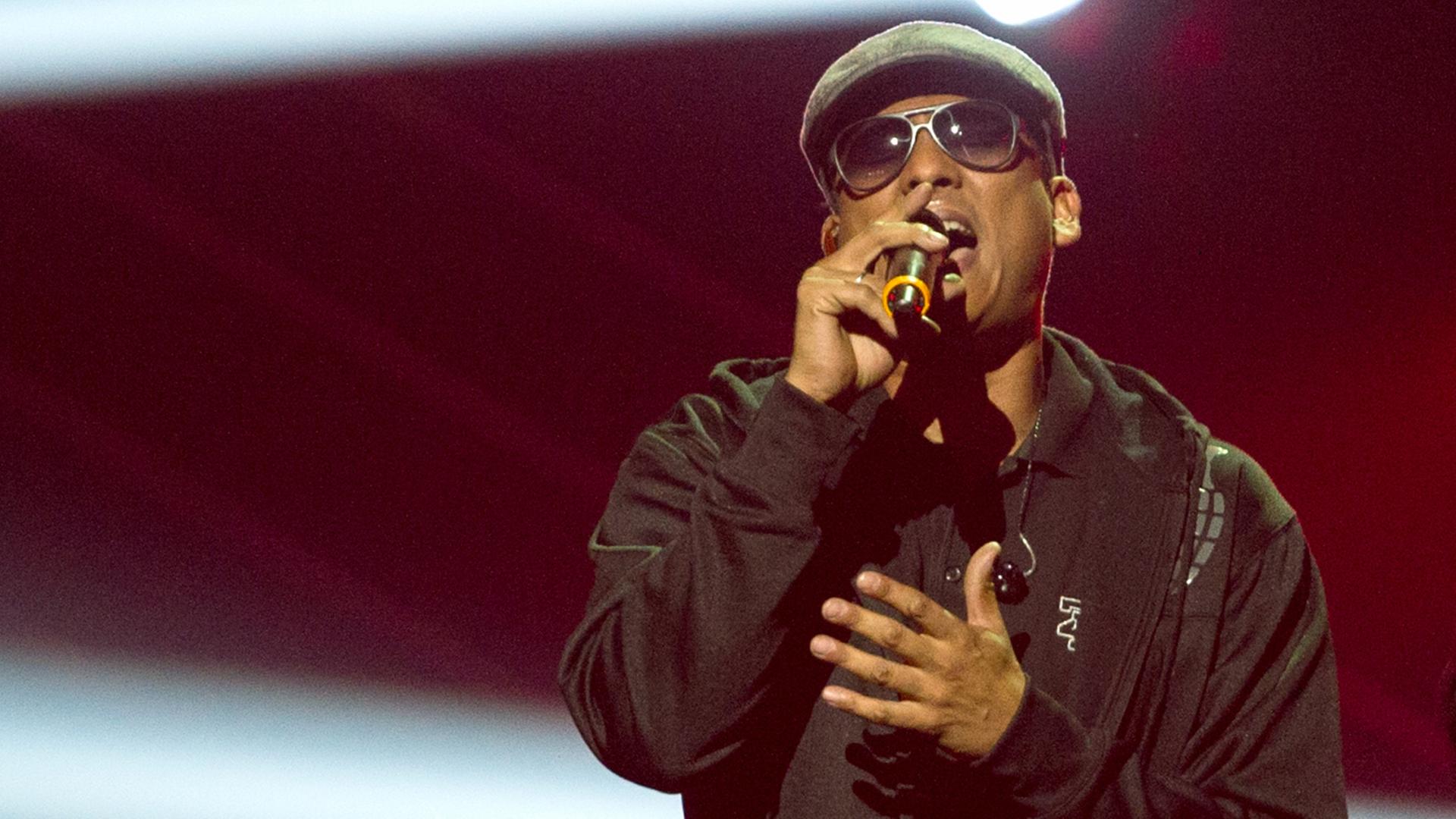 Der Musiker Xavier Naidoo bei einem Auftritt in Mannheim Der Musiker Xavier Naidoo bei einem Auftritt in Mannheim