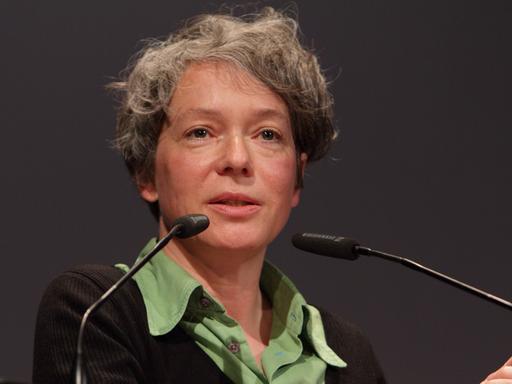 Literaturkritikerin Ina Hartwig im Sommer 2012.