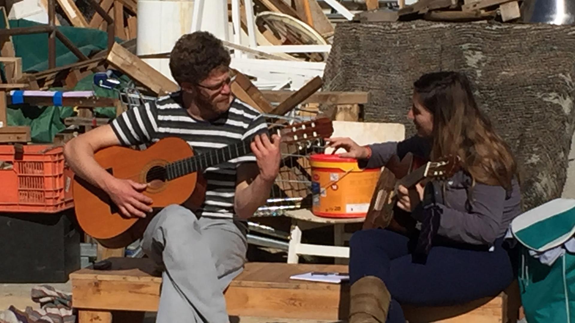 Musiker im alternativen Kulturzentrum Propolis Jerusalem.