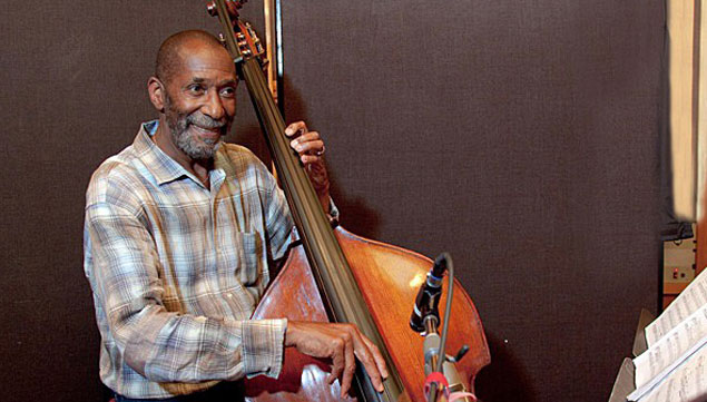 Der Bassist Ron Carter. Der Bassist Ron Carter.